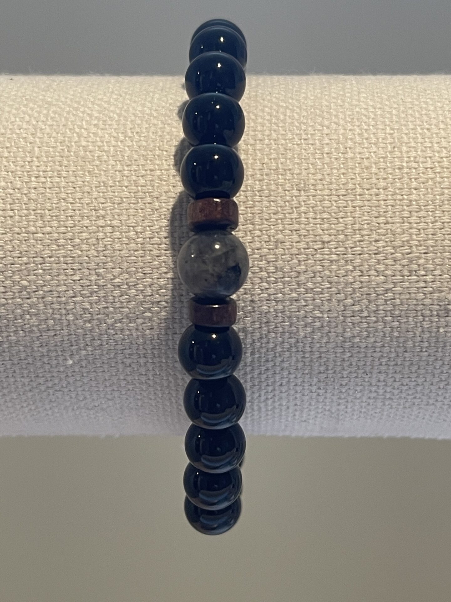 Vic gray bracelet (300x300)